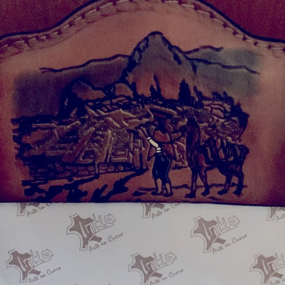 LEATHER PICTURE FRAME FROM PERU - Picture 2 of 8